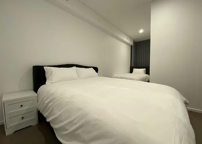 Luxury 3 Bedroom Apt With Pool-Gym-Sauna-Steam Room