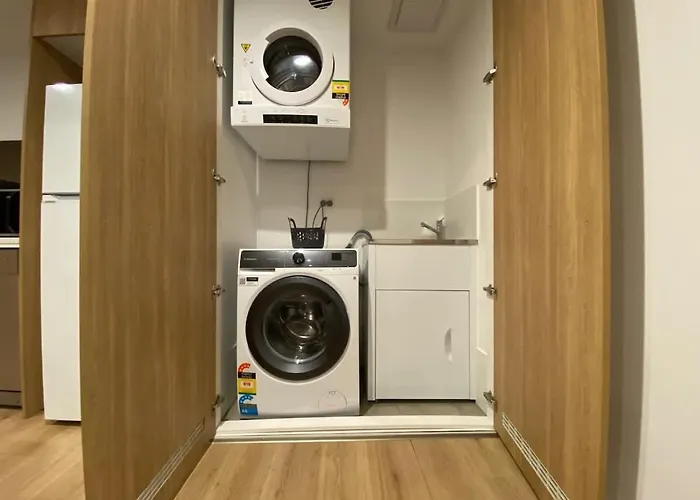 Luxury 3 Bedroom Apt With Pool-Gym-Sauna-Steam Room